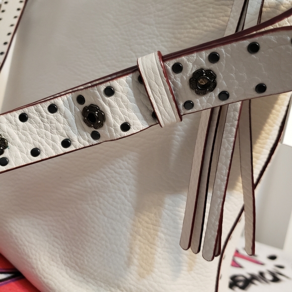RARE Coach Bucket Bag with Rivets - Picture 7 of 11